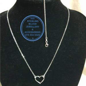 925 Sterling Silver Necklace & Bracelet set with heart detail - Must have stunning! 1 set includes 1 necklace & 1 bracelet per photo 45 cm chain necklace 19cm bracelet All prices excludes national nominal door-to-door delivery fee