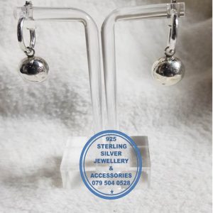 925 sterling Silver Earrings - Pretty Woman Half Hoop Dangle Ball Earring - Stunning!! Price per 1 pair of earrings Ball 12 mm ball diameter All prices excludes national nominal door-to-door delivery fee Although some earrings might be similar size price is determined on weight as well as manufacturer although all our products are manufactured from the best quality 925 Sterling Silver.