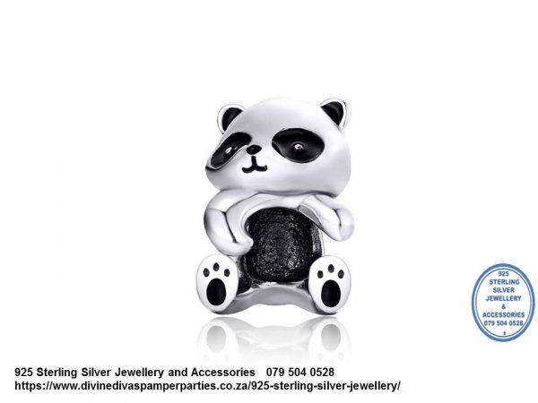 925 Sterling Silver Cute Cat holding bracelet Charm. Pandora Compatible