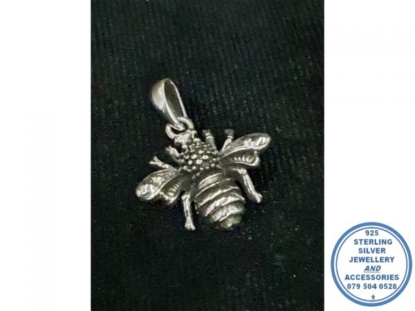 "925 Sterling Silver Stunning Detail Queen Bee Pendant "